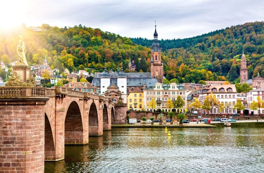 7 Essential Quiet Travel Planning Tips for First-Time Travelers